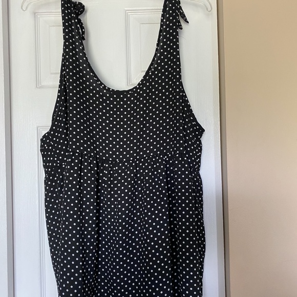 Plus Size Black Pocka-Dot Sleeveless Shirt - Picture 2 of 4